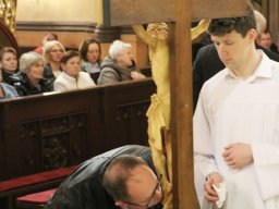 Wielki Piątek i Boży Grób 2025